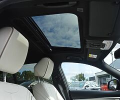 2017 BMW Series 3 - Image 9/10