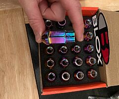 WHEEL NUT