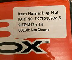 WHEEL NUT