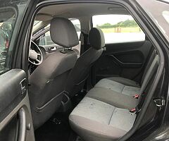 Ford focus LX - Image 7/10