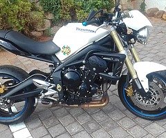 Triumph 675 Street Triple.