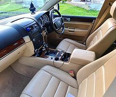 Volkswagen Touareg - Image 4/10