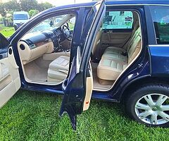 Volkswagen Touareg - Image 5/10