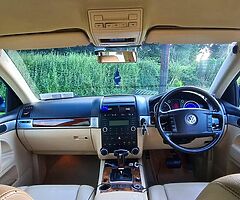 Volkswagen Touareg - Image 6/10
