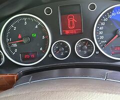 Volkswagen Touareg - Image 7/10