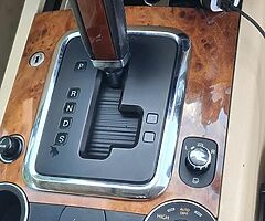 Volkswagen Touareg - Image 8/10