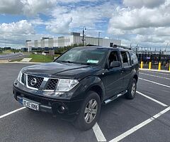 Nissan Pathfinder 4x4 7 seater