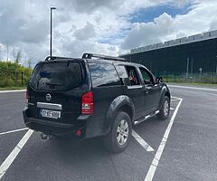 Nissan Pathfinder 4x4 7 seater