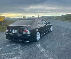 Lexus IS200