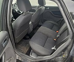 2005 Ford Focus - Image 7/10