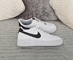 REDUCED nike air forces €30