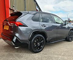 2021 Toyota RAV4 - Image 3/10