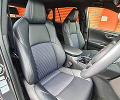 2021 Toyota RAV4 - Image 5/10