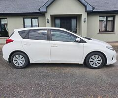 132 Toyota Auris