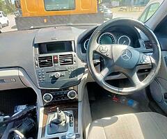 2008 Mercedes c180 for parts Petrol - Image 4/4
