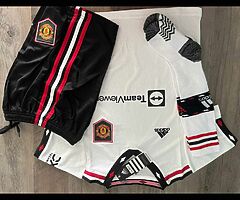 Man utd away kit