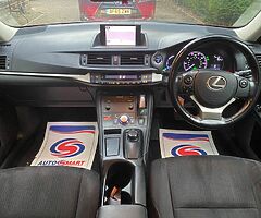 2016 Lexus IS 200 - Image 6/10