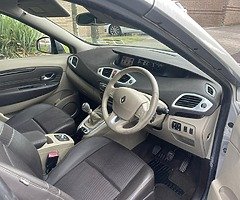 Well looked after renault grand scenic  with tax and test 7 seater one owner car two keys