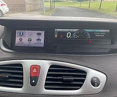 Well looked after renault grand scenic  with tax and test 7 seater one owner car two keys - Image 6/9