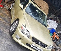 Lexus is200 breaking