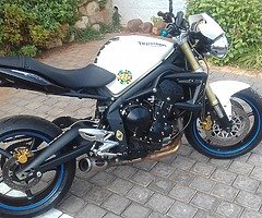 Triumph Street Triple 675.