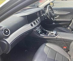 2016 Mercedes-Benz E-Class - Image 8/10