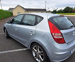 '09 Hyundai I30 Premium 1.6 CRDI hatchback - Image 3/10