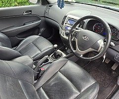'09 Hyundai I30 Premium 1.6 CRDI hatchback - Image 8/10