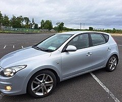 '09 Hyundai I30 Premium 1.6 CRDI hatchback - Image 9/10