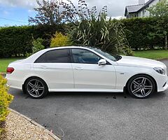 MERCEDES E250 AMG - Image 4/10
