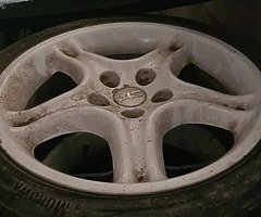 Any1 know the make of these?