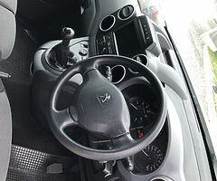 2018 Peugeot Partner - Image 5/8