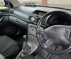 Toyota avensis 1.8 mint condition