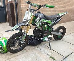 STOMP PITBIKE 125CC