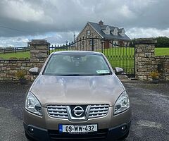 Qashqai 2009 Low miles + New nct