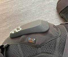 FOX KNEE PADS AND GLOVES - Image 5/6