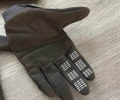 FOX KNEE PADS AND GLOVES - Image 6/6
