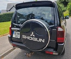 Mitsubishi pajero 3.2 automatic 5 seater crewcab,