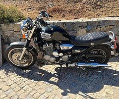 TRIUMPH THUNDERBIRD 900