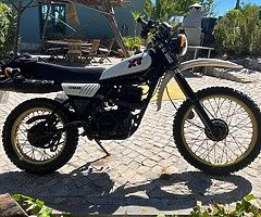 YAMAHA XT250