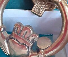 Brass claddagh celtic cross door knocker size almost 5 ins x 3 half ins very rare in box with fittin