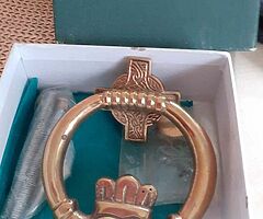Brass claddagh celtic cross door knocker size almost 5 ins x 3 half ins very rare in box with fittin