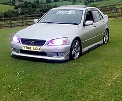 2001 Lexus is200