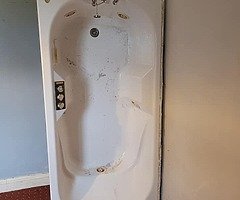 3 jacuzzi bath tubs - Image 4/4