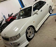 2000 Nissan Laural