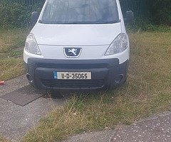 2011 Peugeot partner