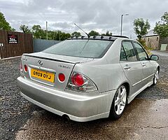 2003 Lexus Is200