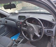 05 Nissan Almera 1.5 petrol NCT until October very clean inside out 200000 km on it any mechanic wel - Image 4/7