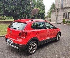 2010 Volkswagen Cross Polo 1.2 TSI Automatic - Image 5/10