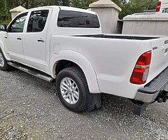 Toyota Hilux 3.0 d4d Invincible - Image 3/8